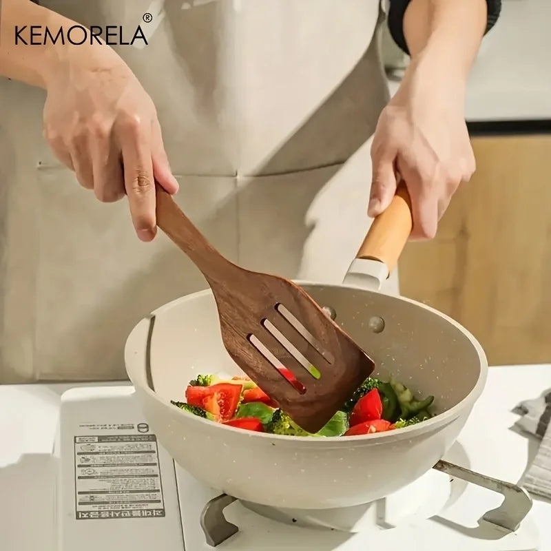Teakholz Kochutensilien-Set (5-teilig) – KEMORELA | Nachhaltig & robust