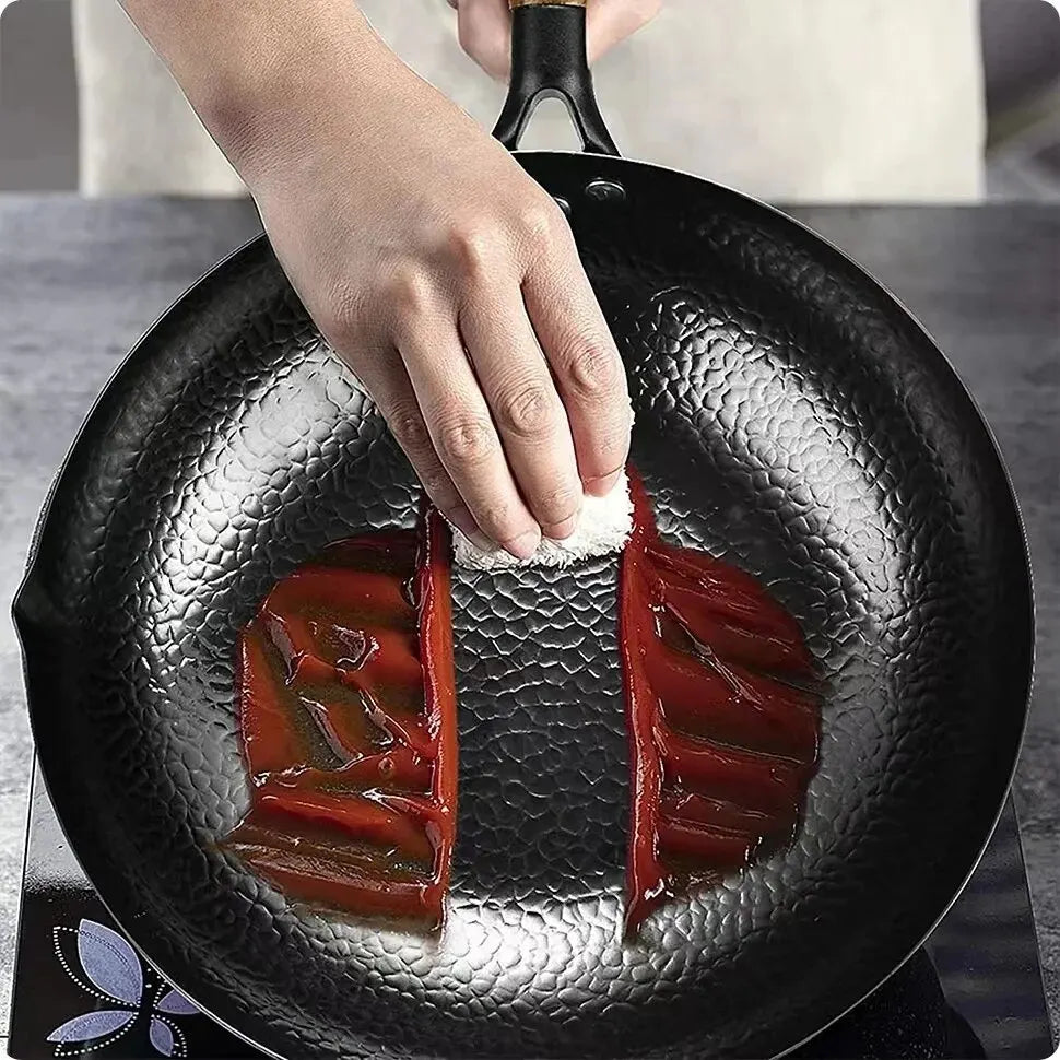 28 cm Gusseisen-Wok-Pfanne | Ideal für Gas- und Induktionskochfelder
